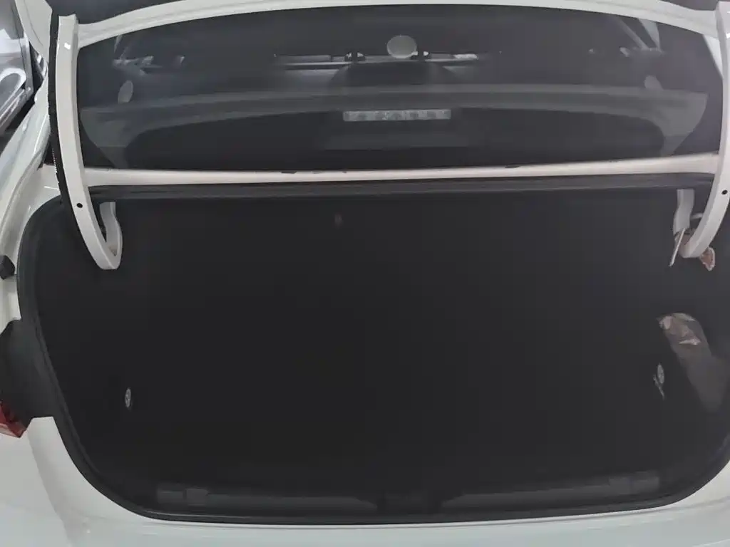 Bora 200 TSI DSG Joy Travel Navigation