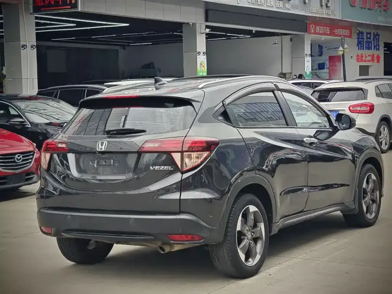 Honda Vezel 1.8 L CVT 2 WD Luxury