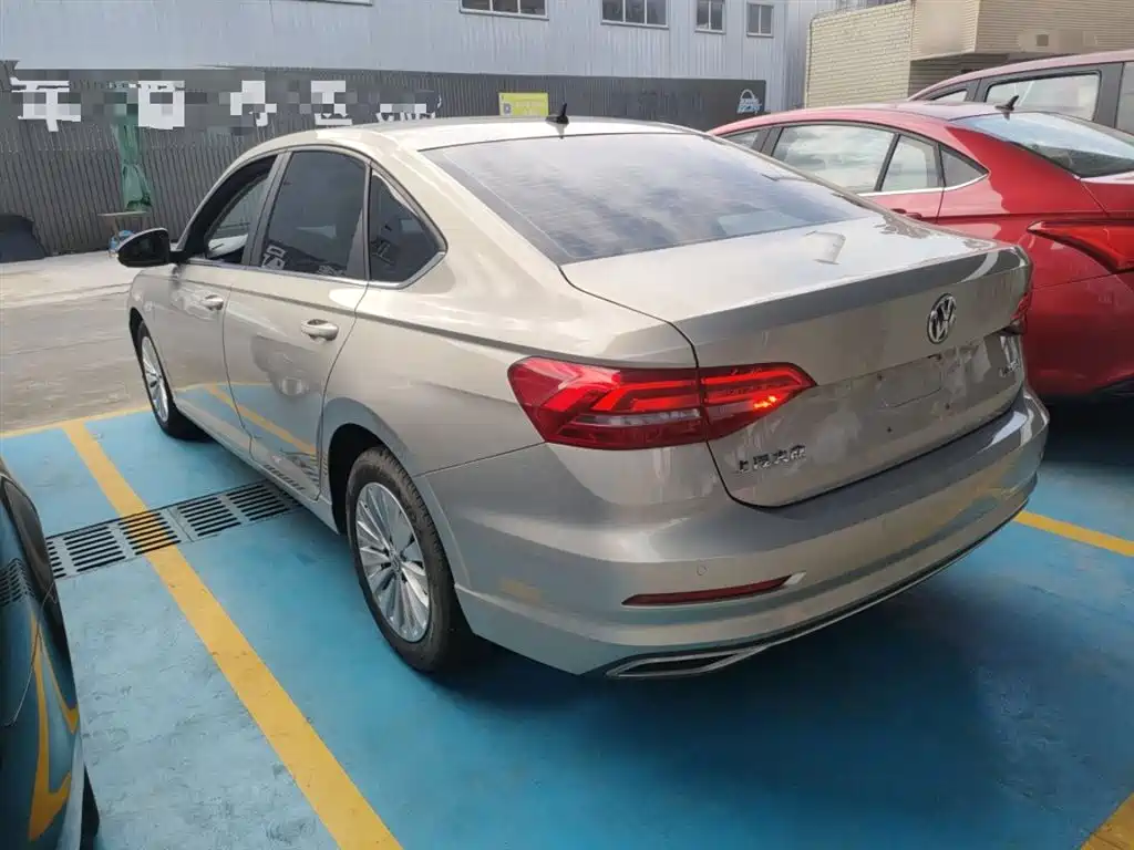 Lavida 1.5 L Auto Comfort CN-VI