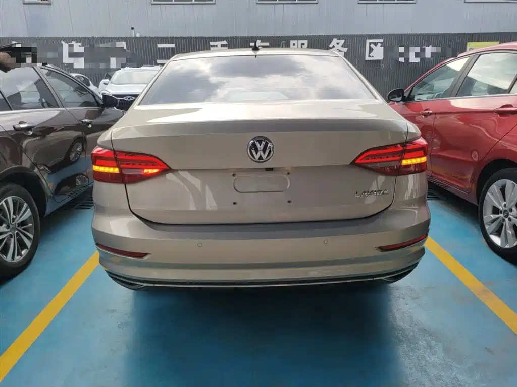 Lavida 1.5 L Auto Comfort CN-VI