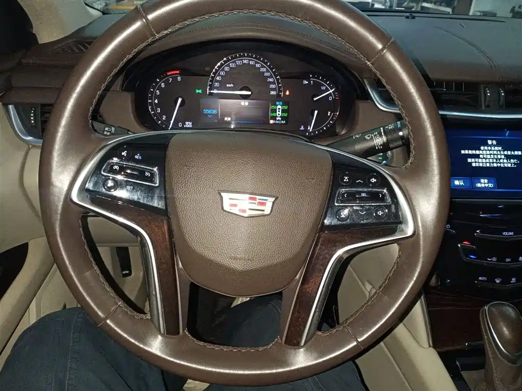 Cadillac XTS 28 T Tech