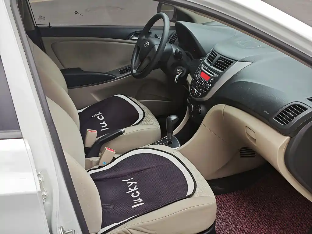 Accent 1.4 L Auto Intelligent GLS