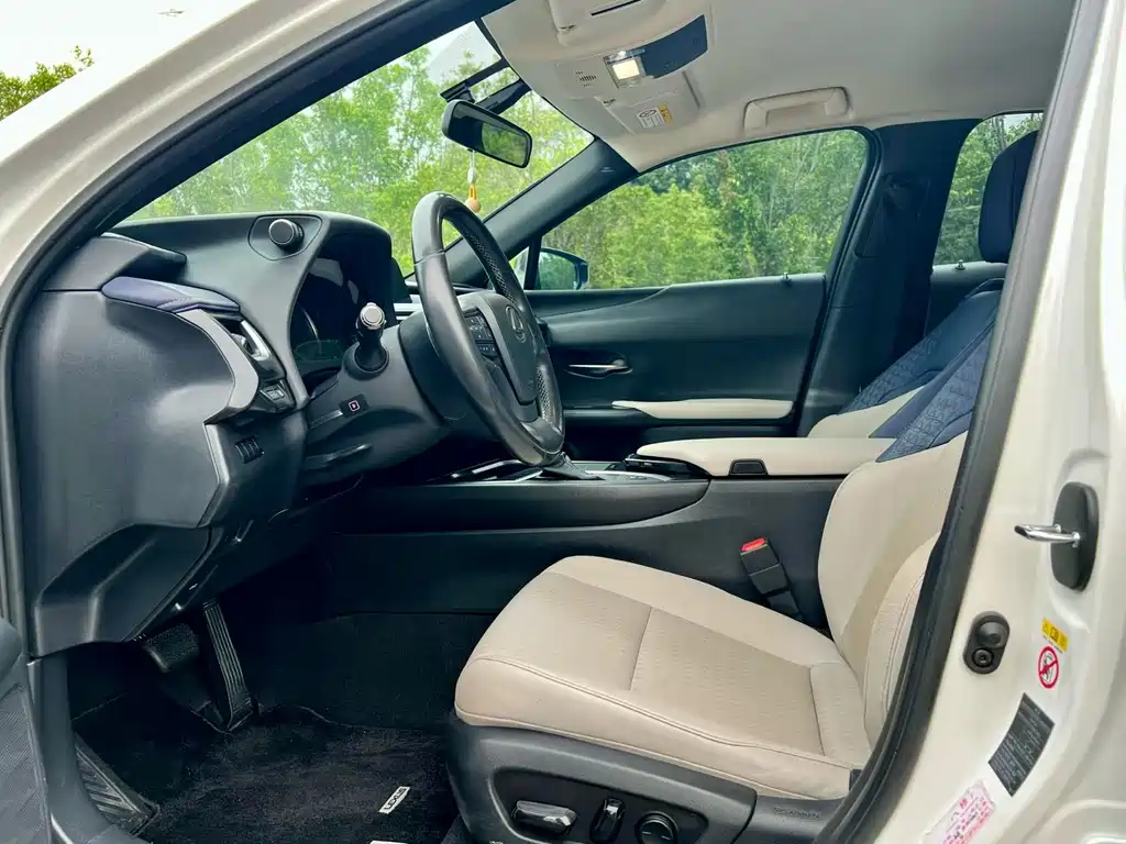 Lexus UX 雷克萨斯UX 2019款 260 h 探·酷版 国V