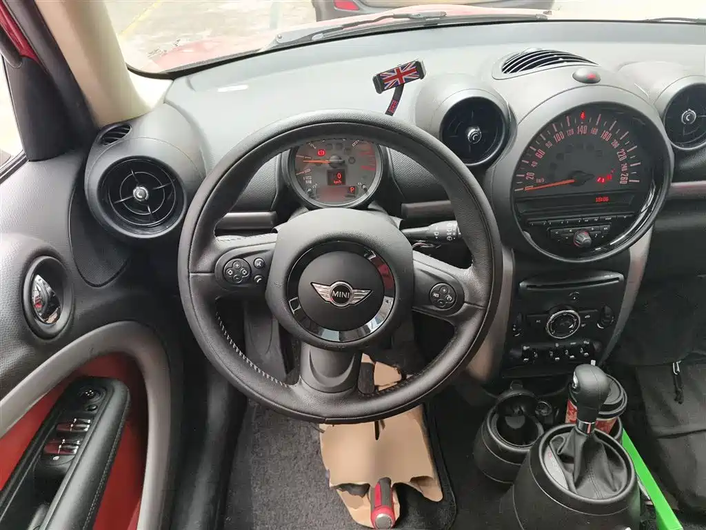 MINI COUNTRYMAN 1.6 L COOPER Fun