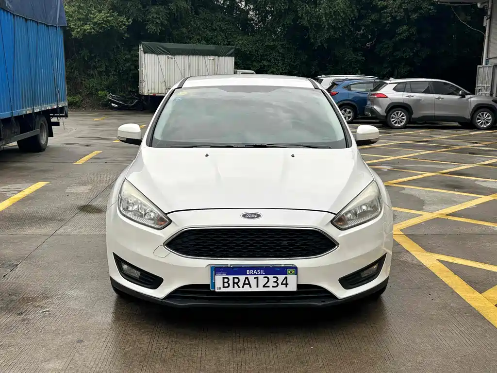 Focus Hatchback 1.6 L Auto Comfort Smart Travel