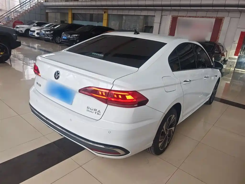 Bora 300 TSI DSG Supreme Travel