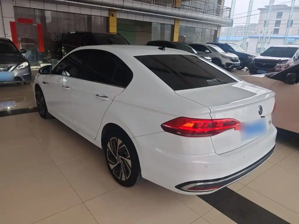 Bora 300 TSI DSG Supreme Travel