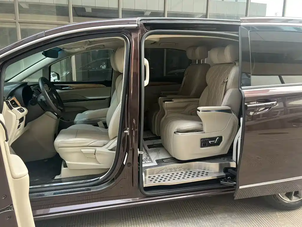 Buick GL8 ES 28 T Comfort CN-V