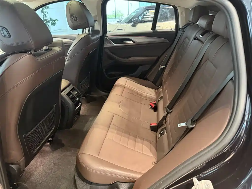 BMW X4 xDrive 25 i M Sport Package