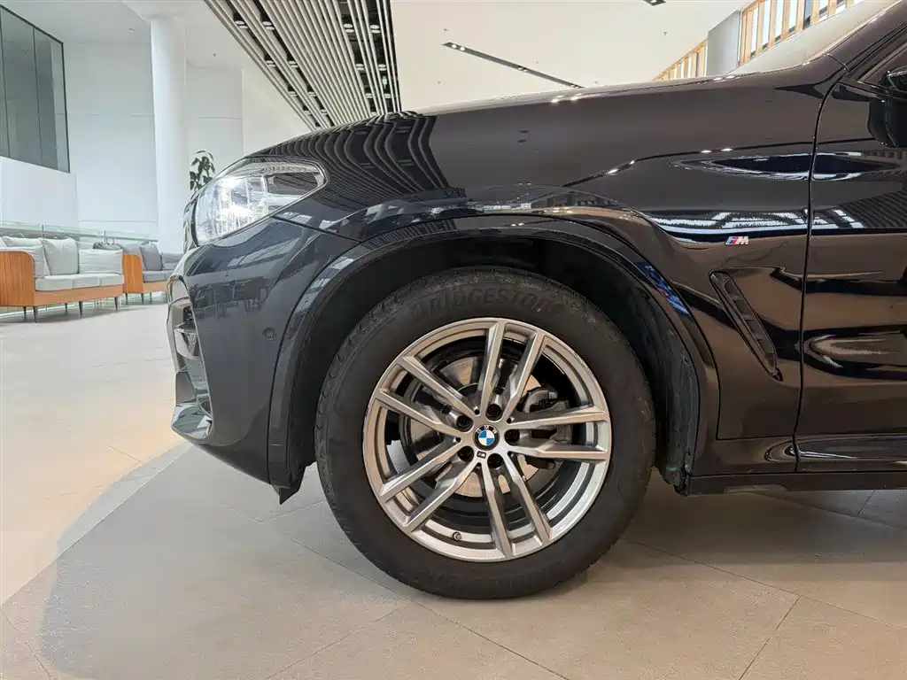 BMW X4 xDrive 25 i M Sport Package