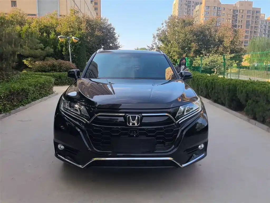 Honda UR-V 240 TURBO 2 WD Joyful