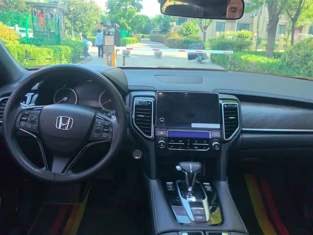Honda UR-V 240 TURBO 2 WD Joyful