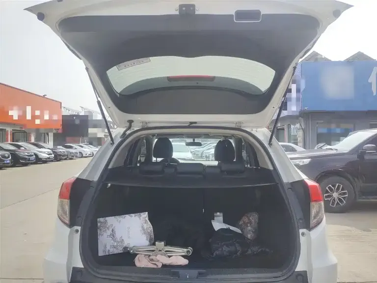 Honda Vezel 220 TURBO CVT Elite CN-V