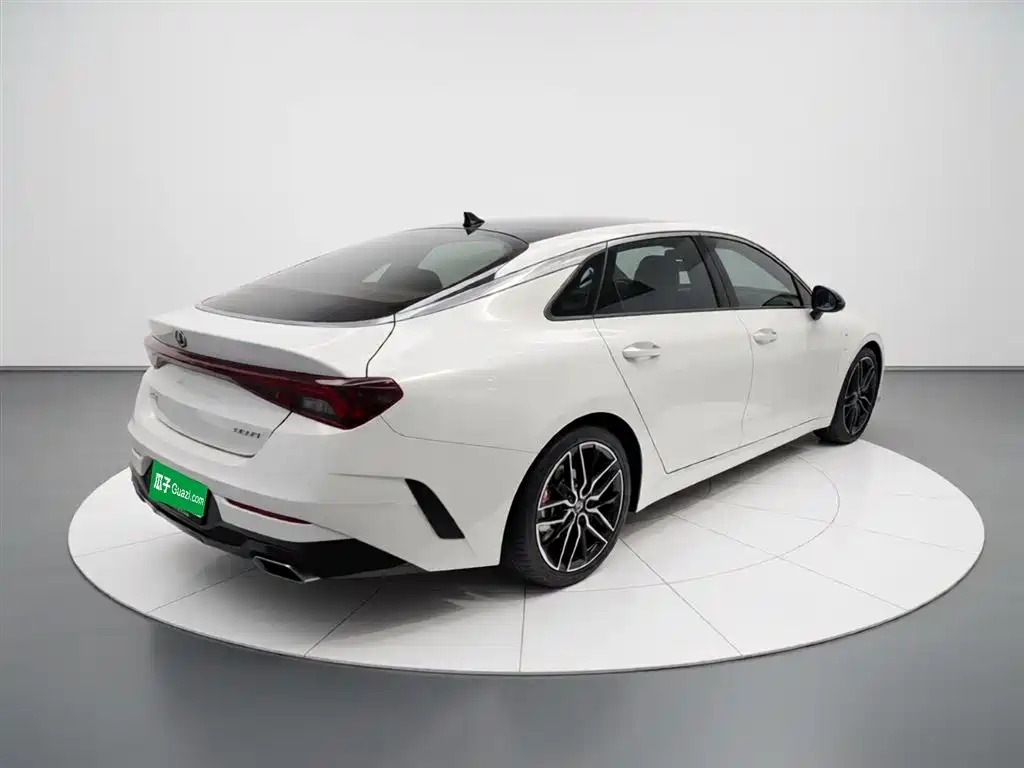 Kia K5 380 T GT-Line Flagship