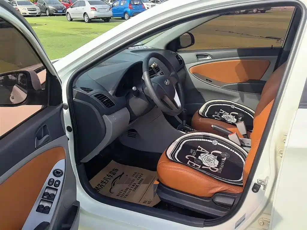 Accent 1.4 L Auto Intelligent GLS