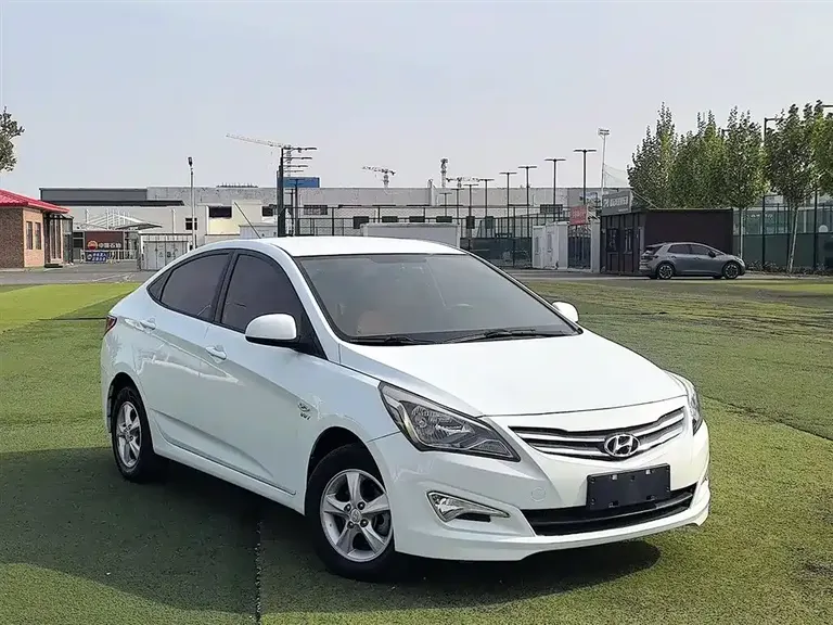 Hyundai Accent 1.4 L Auto Intelligent GLS