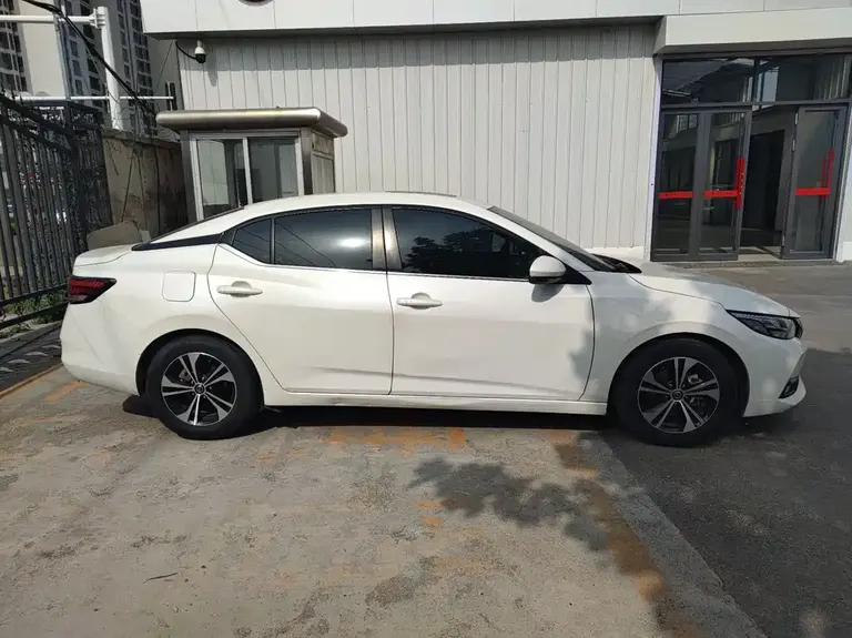 Nissan Sylphy 1.6 L XL CVT Joy