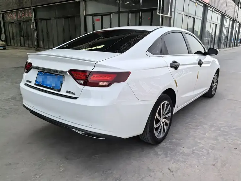 Geely Emgrand GL UP 1.4 T CVT Leading Supreme