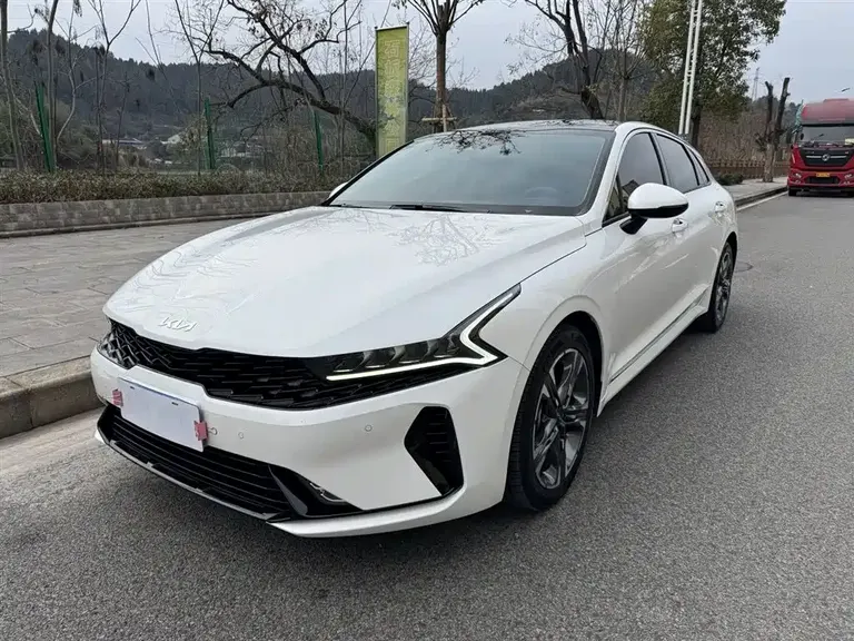 Kia K5 270 T CVVD Refreshed