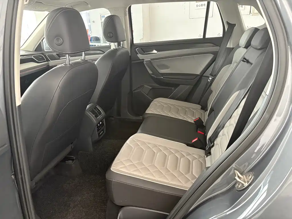Tayron 300 TSI 2 WD Luxury Plus Advanced