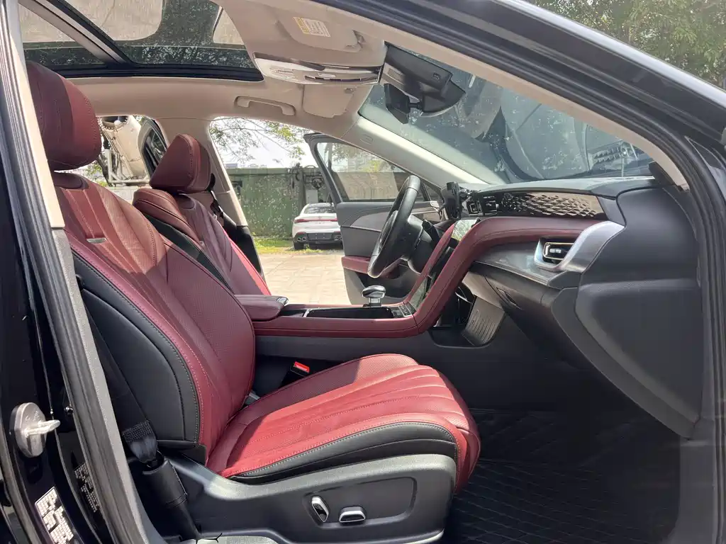 Hongqi H5 2.0 T Auto Connected Flagship