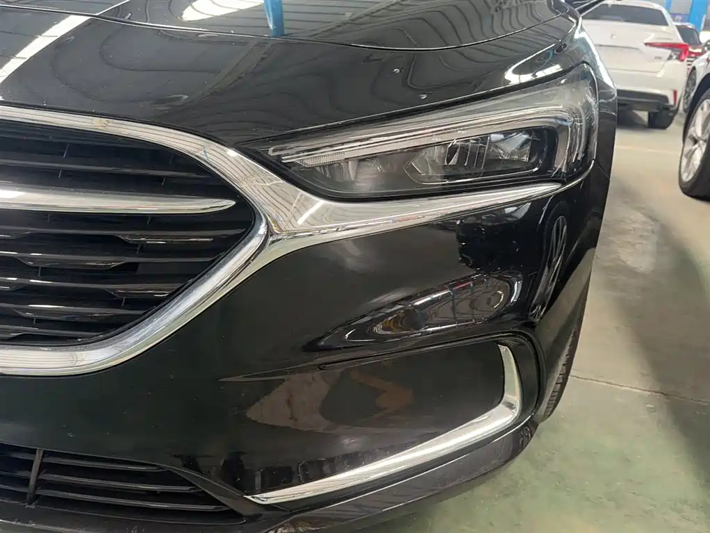 LaCrosse 652 T Luxury