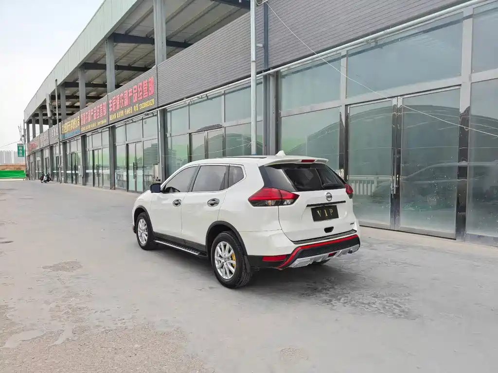 X-Trail 2.0 L CVT Connected Comfort 2 WD