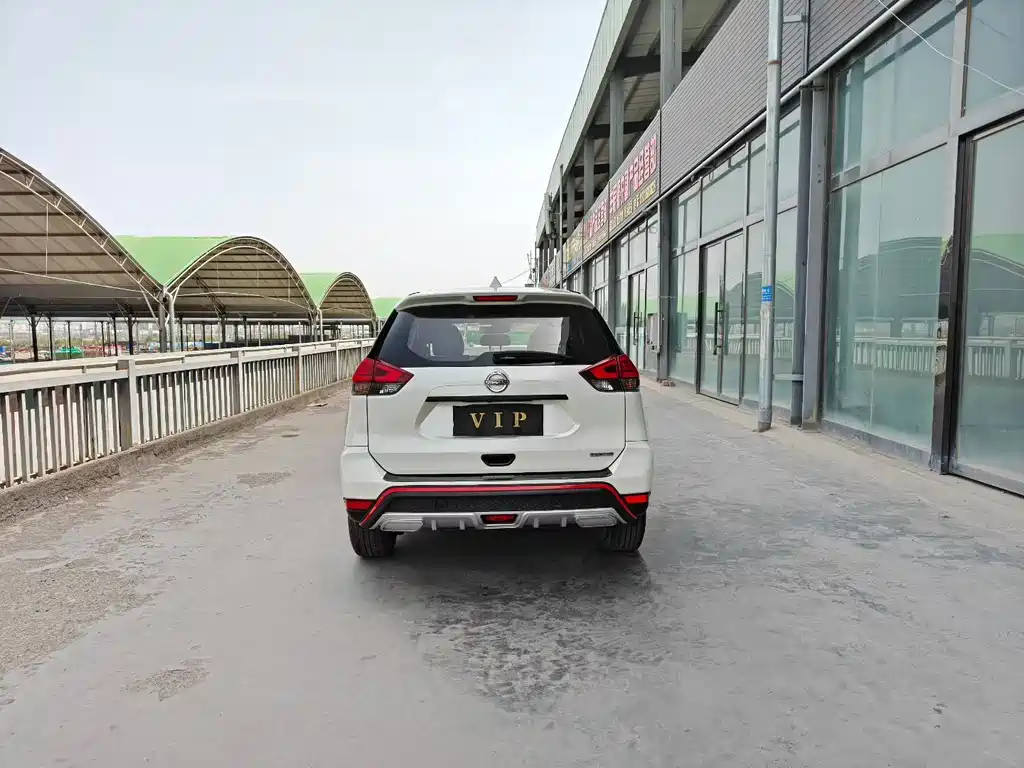 X-Trail 2.0 L CVT Connected Comfort 2 WD