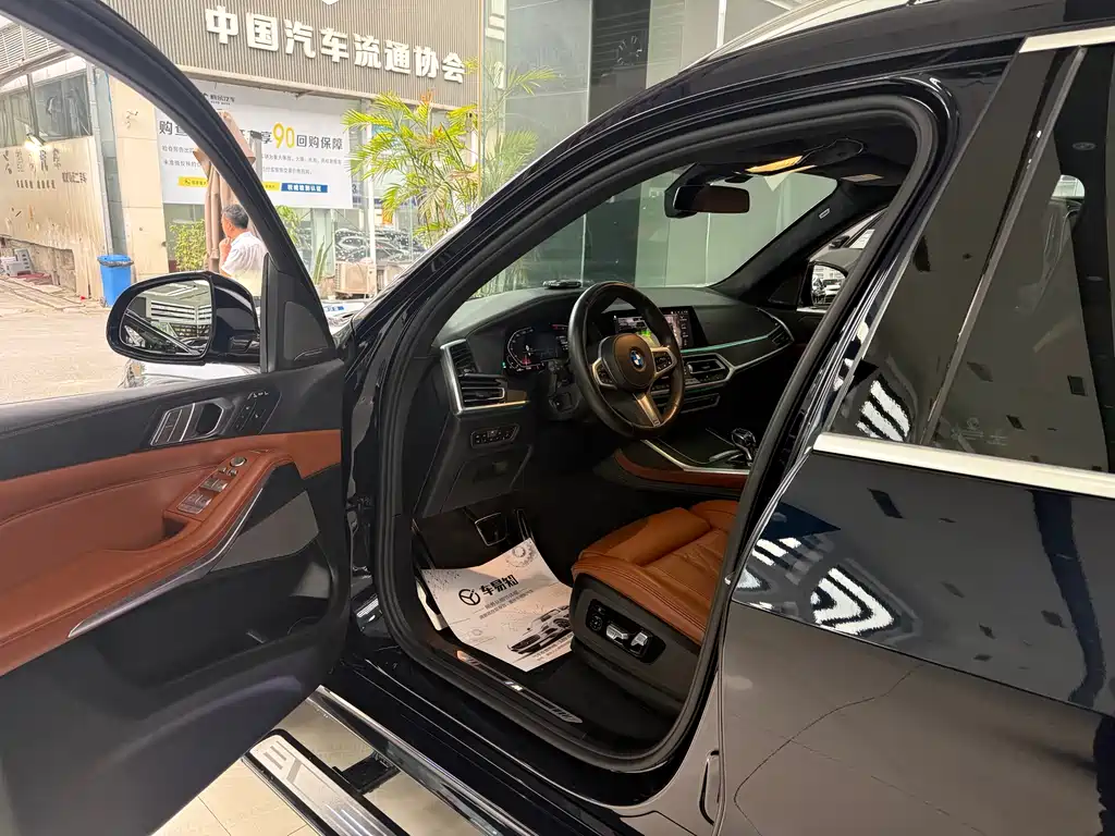 BMW X7 xDrive40 i Premium M Sport Package