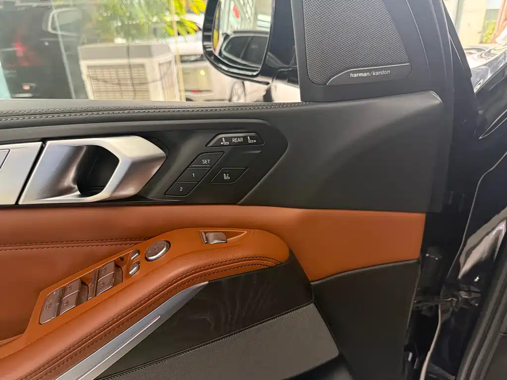 BMW X7 xDrive40 i Premium M Sport Package