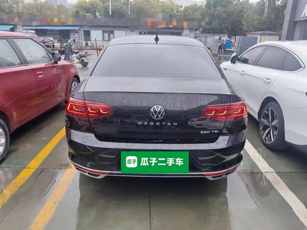 Magotan 200 10 K Commemorative 330 TSI DSG Luxury