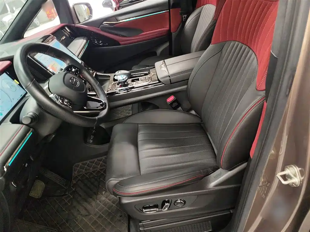 GAC Trumpchi M8 Grandmaster Series 400 T Supreme