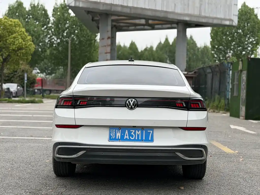 Lamando Lamando L 280 TSI DSG Spicy Cool