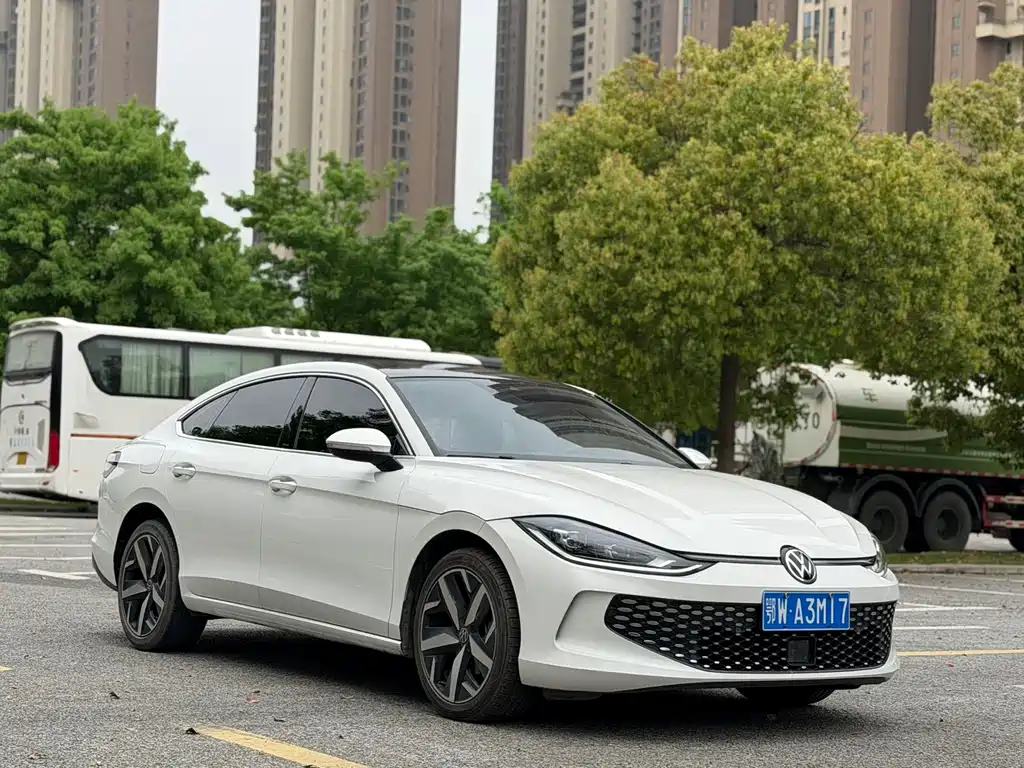 Lamando Lamando L 280 TSI DSG Spicy Cool