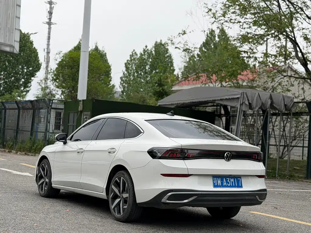 Lamando Lamando L 280 TSI DSG Spicy Cool