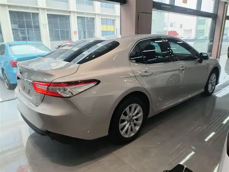 Toyota Camry 2.0 G Luxury CN-VI