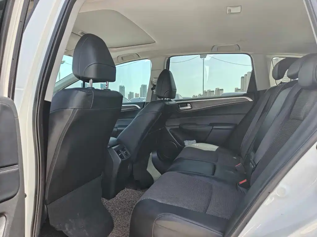 Jade 1.8 L Auto Comfort 5-seat