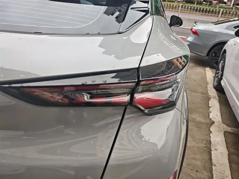 Changan UNI-T 1.5 T Distinguished