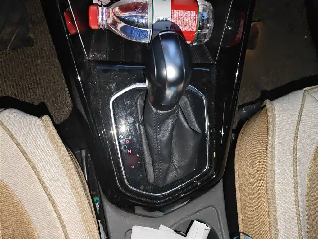 Jetta VS5 280 TSI Auto Progressive