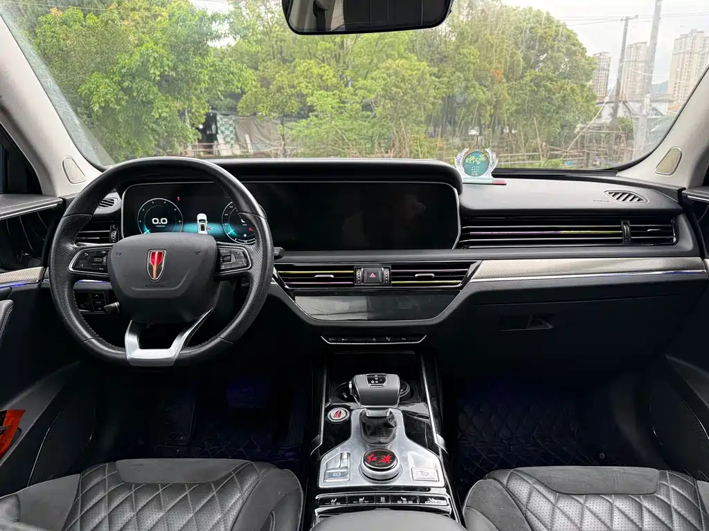 Hongqi HS5 2.0 T Connected Flagship Enjoyment