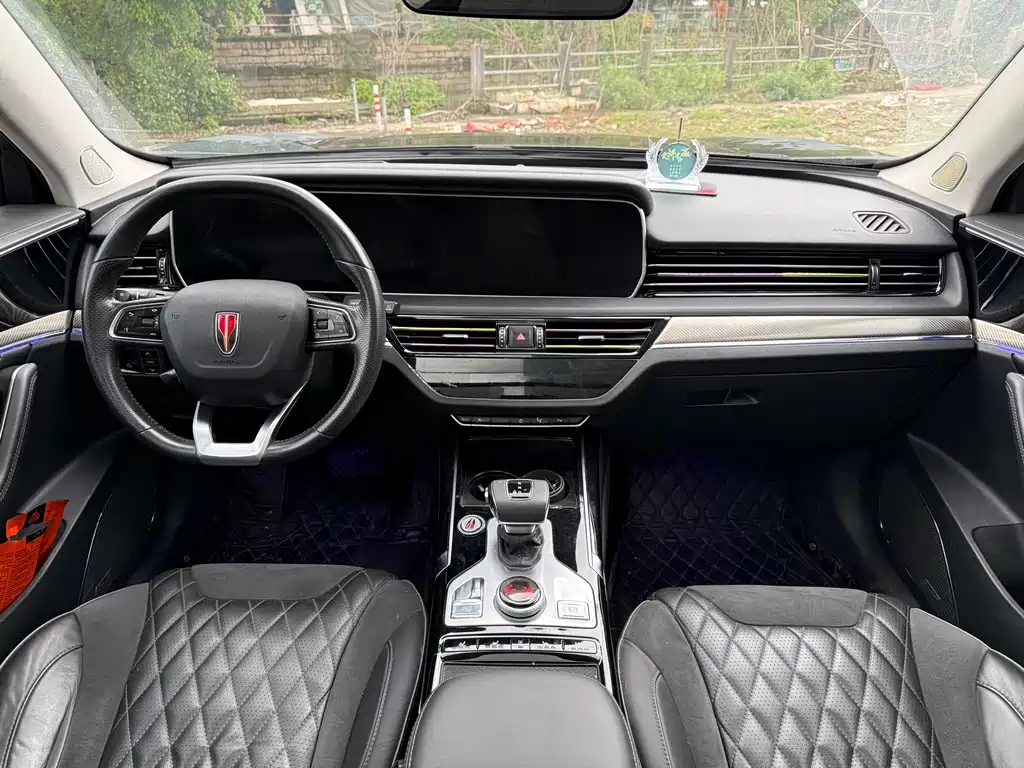 Hongqi HS5 2.0 T Connected Flagship Enjoyment