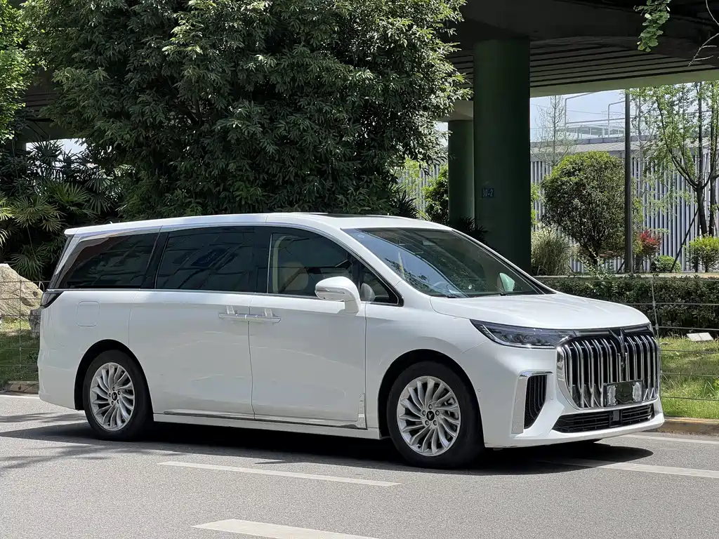 Voyah Dreamer Low Carbon Dream + Smart Drive Package