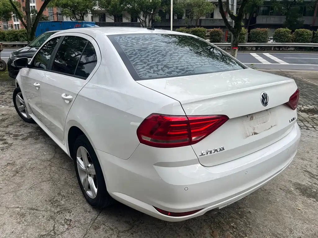Lavida 1.6 L Auto Style