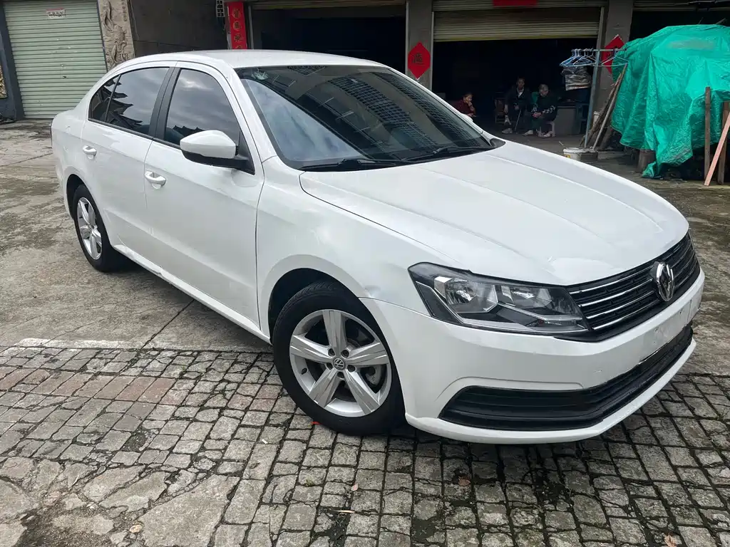 Lavida 1.6 L Auto Style