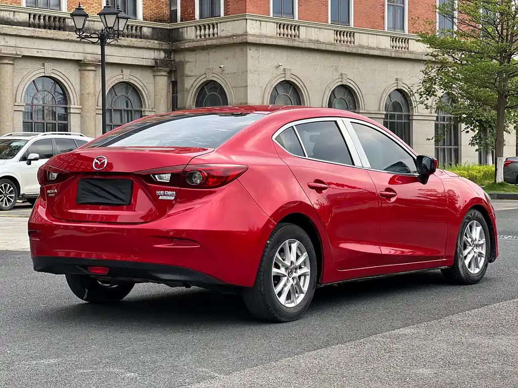 Mazda 3 Axela Sedan 1.5 L Auto Luxury