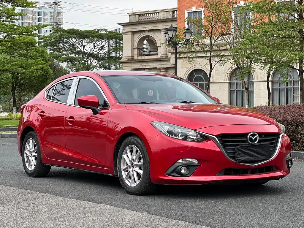 Mazda 3 Axela Sedan 1.5 L Auto Luxury