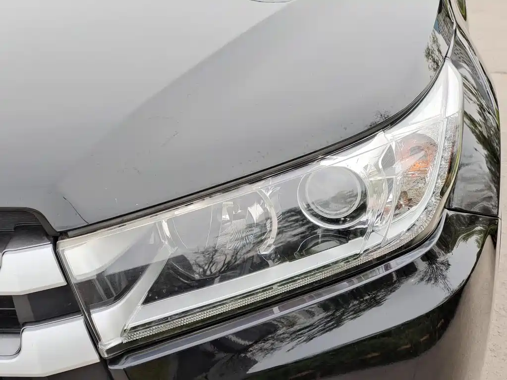 Highlander 2.0 T 4 WD Luxury 7-seat CN-VI