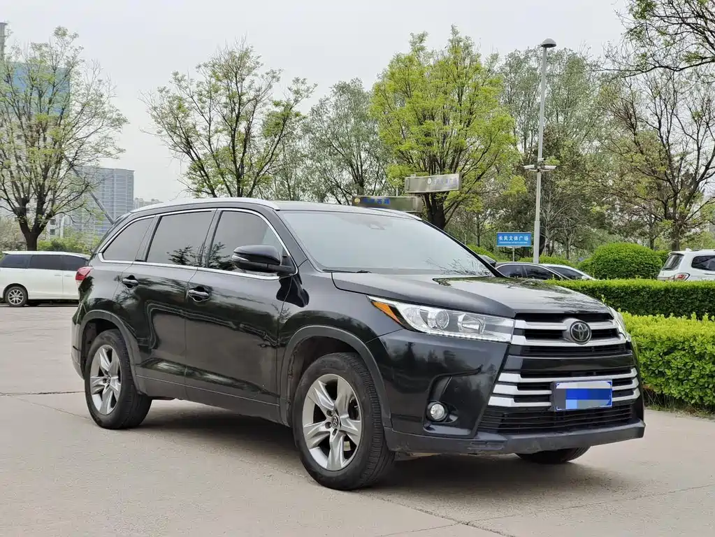 Highlander 2.0 T 4 WD Luxury 7-seat CN-VI