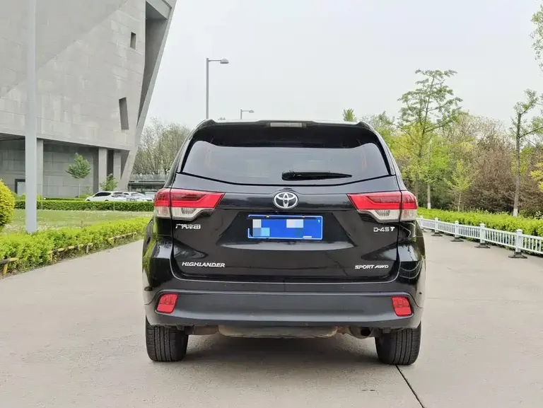 Toyota Highlander 2.0 T 4 WD Luxury 7-seat CN-VI