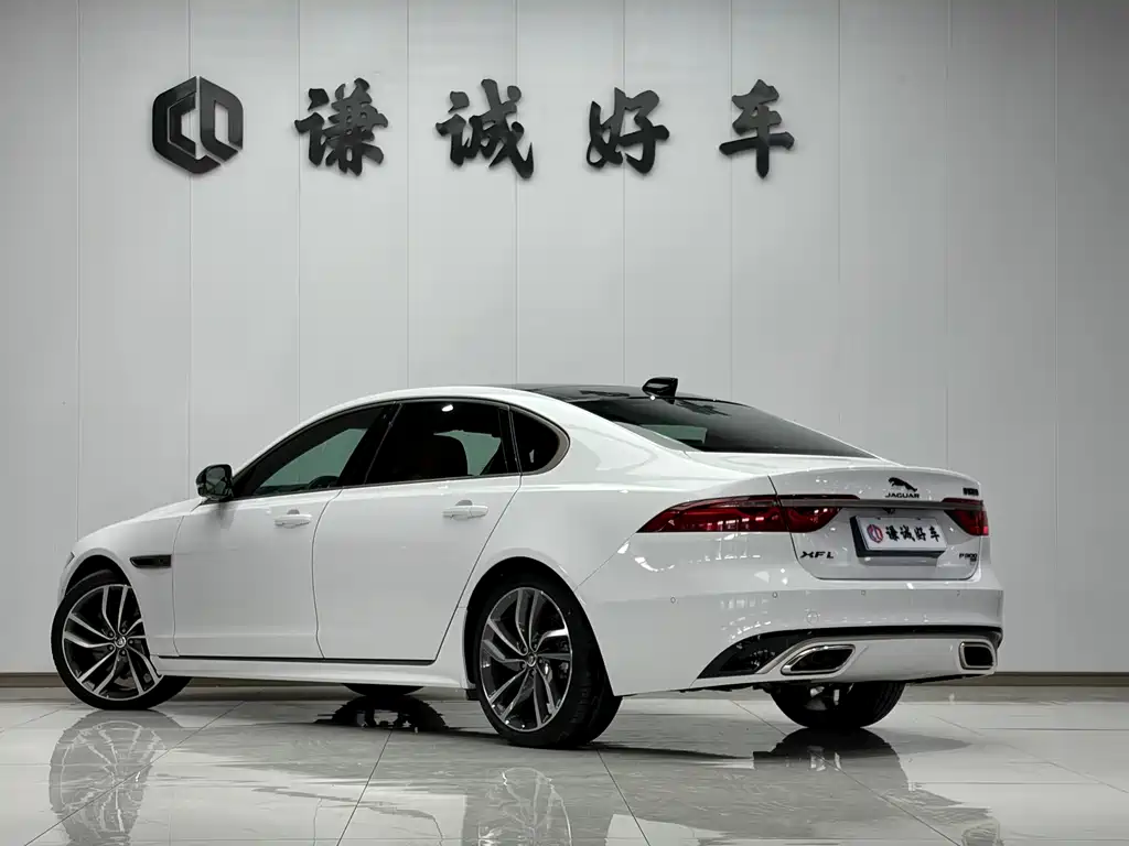 Jaguar XFL 2.0 T P300 4 WD Flagship Sport Gilt